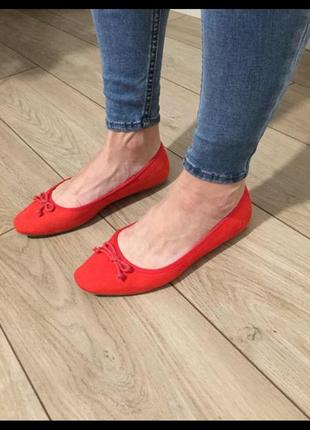 Туфлі червоні нові низький каблук нова річ 24,5