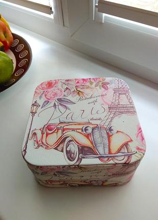 Абсолютно нова скринька париж