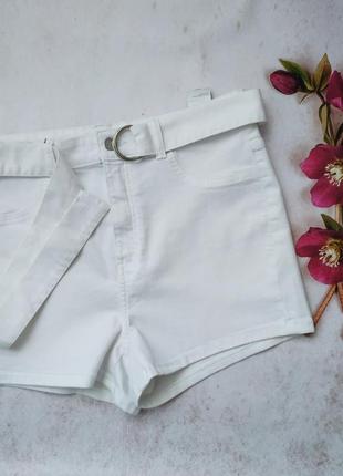 Білі джинсові шорти