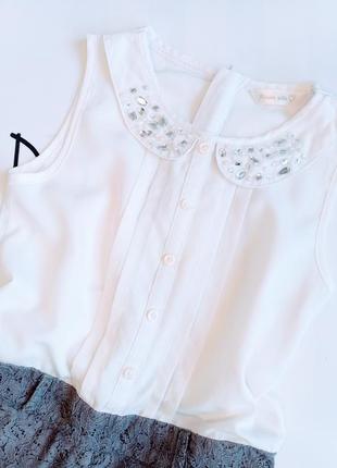 Комбінезон шортами на дівчинку сіро білий з кишенями і мереживом made with3 фото