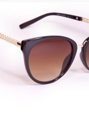 Очки. женские солнцезащитные очки в стильной оправе.2 фото