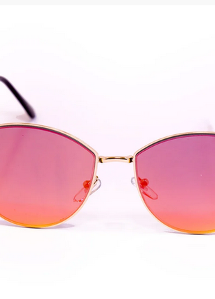 Очки. женские солнцезащитные очки в стильной оправе.3 фото