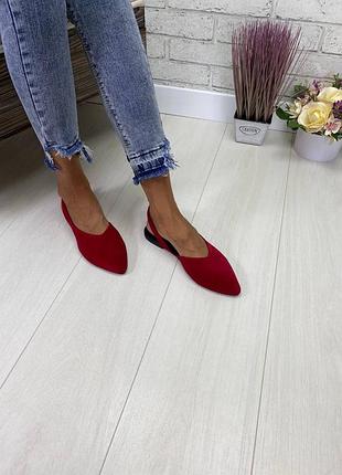 Красные замшевые босоножки