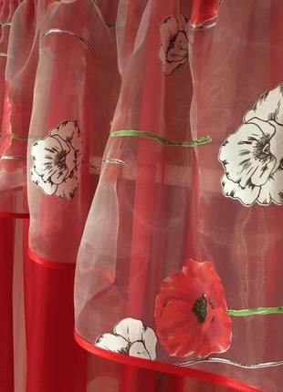 Тюль на кухню червоного кольору