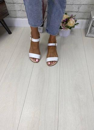 Белые кожаные босоножки сандалии3 фото