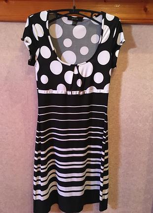 Летнее платье в горох и полоску