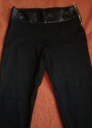 Черные облигающие штаны обтягивающие черные.5 фото