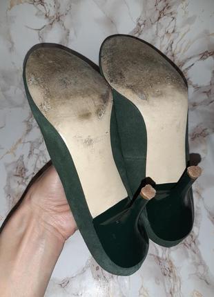 Изумрудные туфли под замш на высоком каблуке10 фото