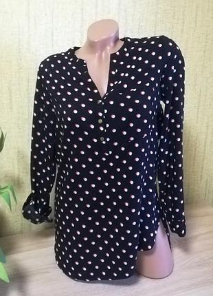 Замечательная рубашка с удлиненной спинкой в горошек