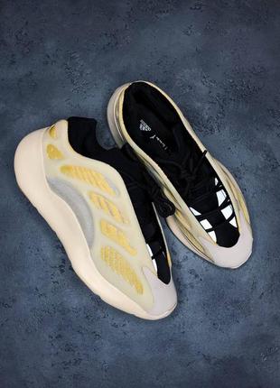 Жіночі кросівки adidas yeezy boost 700 v3 "safflower"