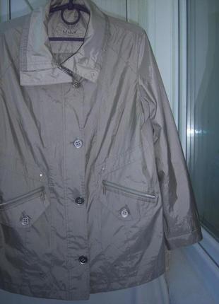 Куртка вітровка жіноча р .євро 42