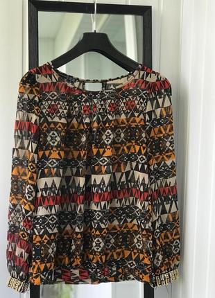 Дуже крута блуза.