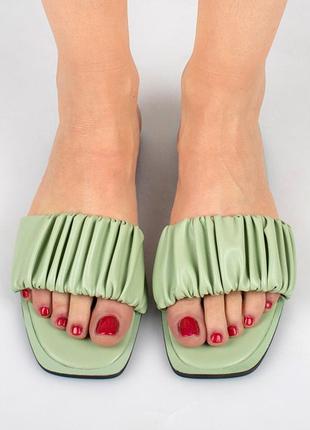Стильні зелені шльопанці шльопанці низький хід без каблука модні хіт