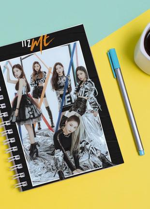 Скетчбук sketchbook для рисования с принтом korean pop kpop itzy wannabe