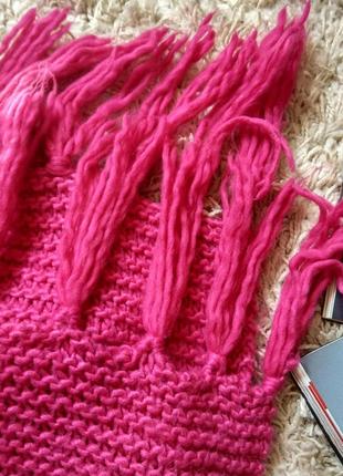 Очень тёплый и мягкий зимний шарфик яркого розового цвета.6 фото