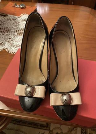 Шикарні туфлі salvatore ferragamo