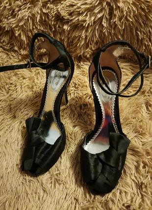 Босоніжки жіночі 37р