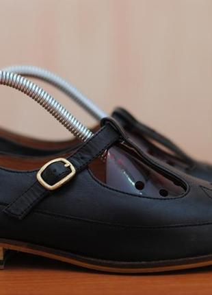 Чорні шкіряні босоніжки, туфлі на підборах clarks, 37 розмір. оригінал