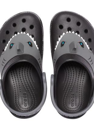 Classic crocs i am shark black кроксы для мальчика акула3 фото