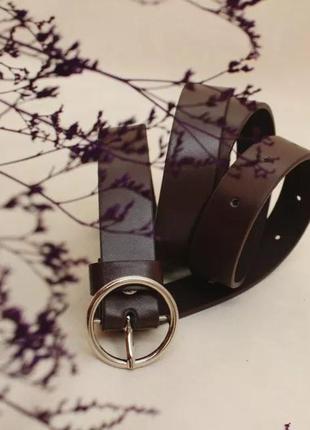 Ремень с круглой пряжкой