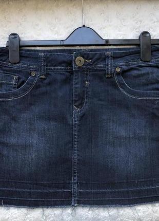 Джинсовая стрейтчевая мини юбка рваный край dorothy perkins4 фото