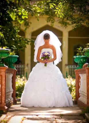 Шикарне весільне плаття4 фото