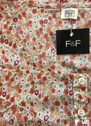 Очень красивая и стильная брендовая блузка в цветочках..100% коттон!