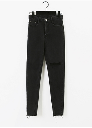 Женские рваные джинсы черные2 фото