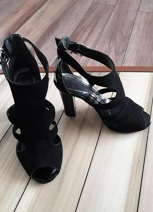 Натуральні туфлі - босоніжки