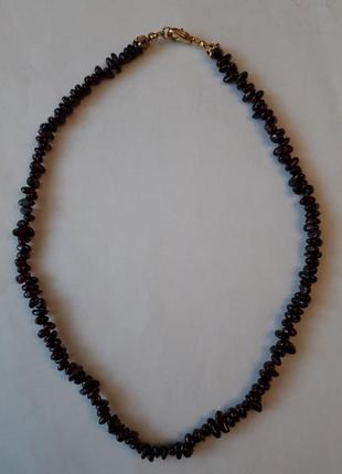 Красиве гранатове намисто.