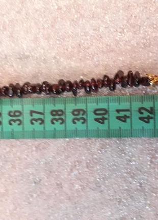 Красиве гранатове намисто.