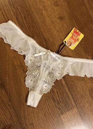 Білі мереживні трусики