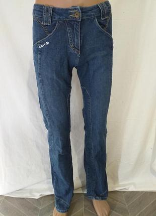 Женские, стрейчевые, джинсы.