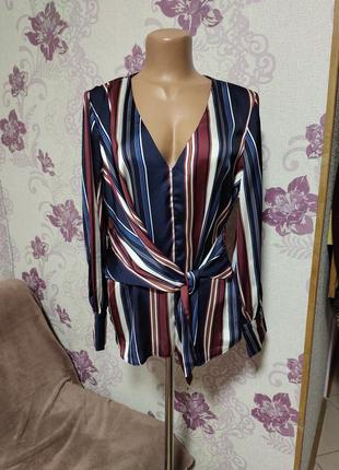 Блуза с запахом и рисунком lipsy размер 48-50