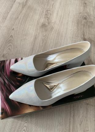 Туфлі жіночі білі перламутрові сатин шкіра італія5 фото