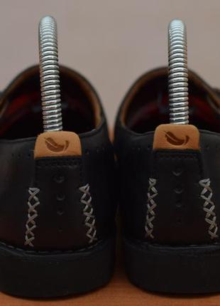 Чорні шкіряні босоніжки, туфлі, кеди, кросівки clarks, 38 розмір. оригінал4 фото