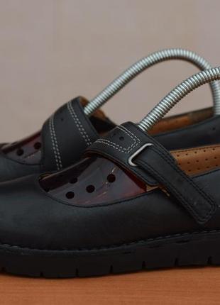 Чорні шкіряні босоніжки, туфлі, кеди, кросівки clarks, 38 розмір. оригінал3 фото