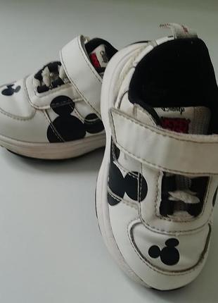 Кроссовки zara