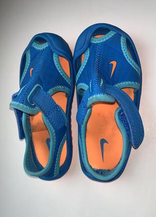 Сандалі nike