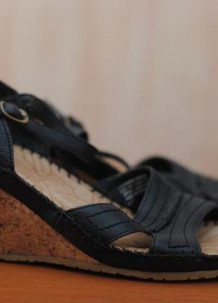 Черные босоножки на танкетке hush puppies, 41 размер. оригинал