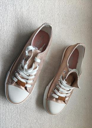 Жіночі кеди