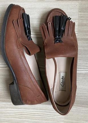 Лоферы рыжие clarks