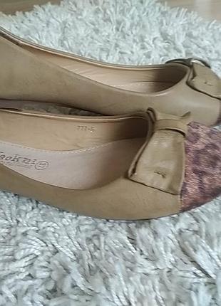 Балетки нові  із штучної шкіри від jeckni р.36