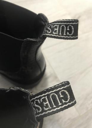 Базовые ботинки guess