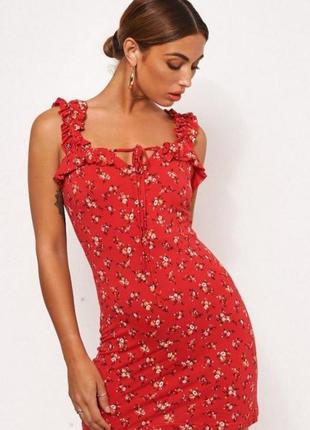 Трендовое брендовое красное платье мини в цветы prettylittlethings
