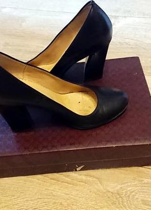 Шкіряні туфлі 38р