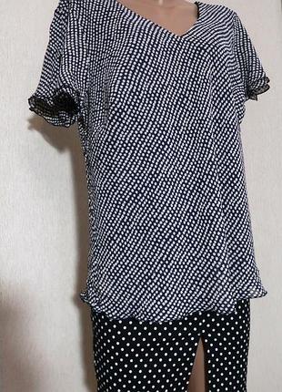 Жіноча футболка