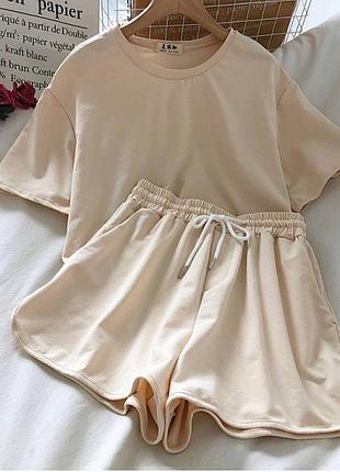 Стильный базовый костюм