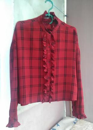 Бомбезний коротка сорочка з воланами на рукавах від zara