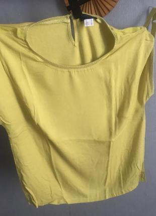 Продам супер яркую лимонную блузу с люрексовыми ободками  на рукавах фирма heine3 фото
